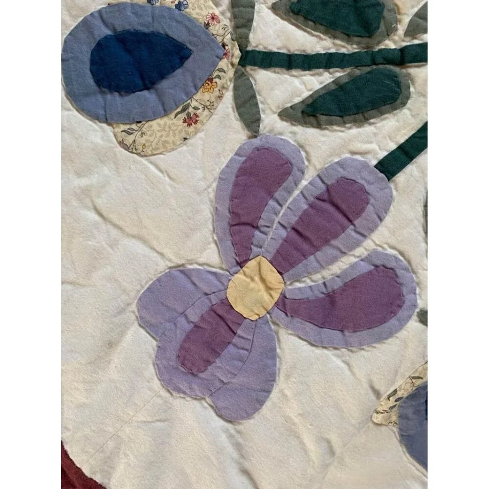 Handmade Floral Design Patchwork & Lace Quilt 76